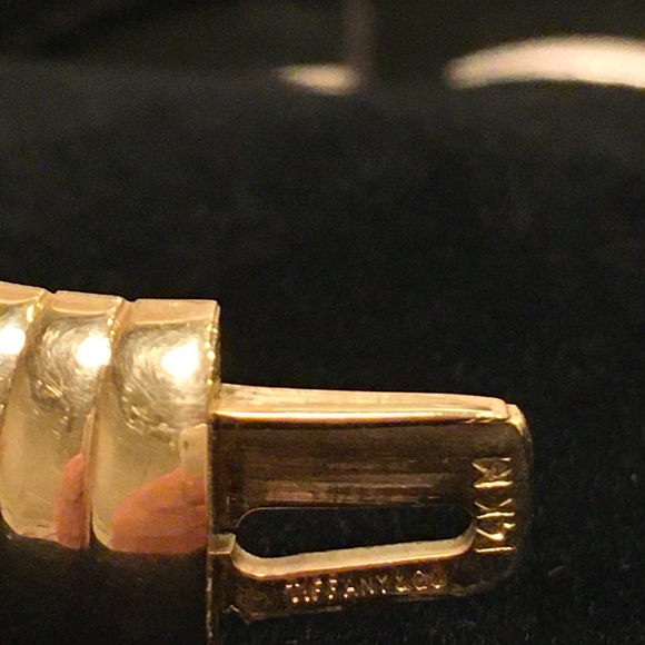 TIFFANY & CO. Rare Vintage 14k Yellow Gold Hinged Bangle Bracelet - Picture 4 of 16